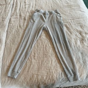 Alo Yoga Muse Sweatpant